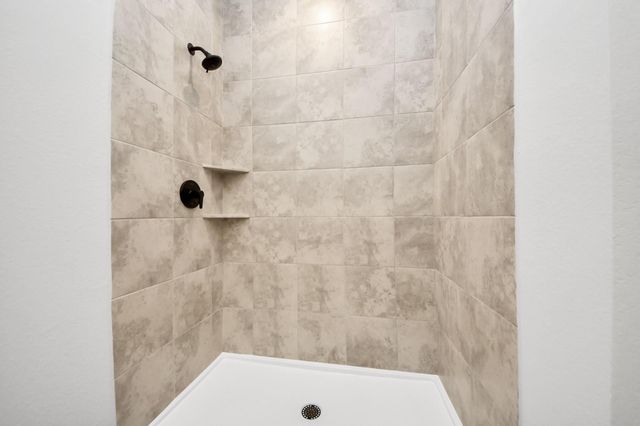 18724 Loom Drive, Conroe, TX 77306