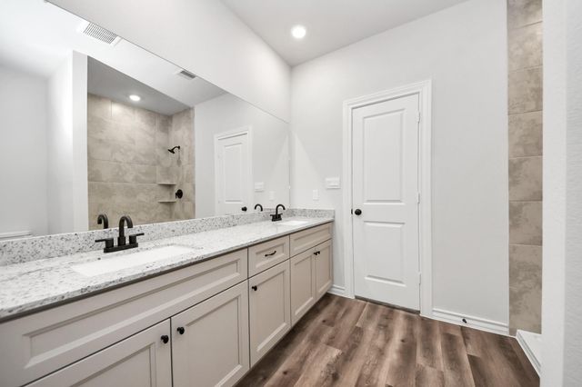 18724 Loom Drive, Conroe, TX 77306