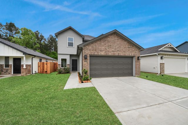 18724 Loom Drive, Conroe, TX 77306