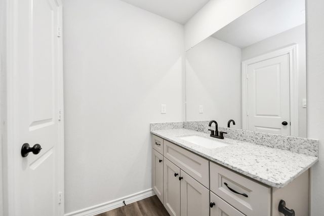 18724 Loom Drive, Conroe, TX 77306