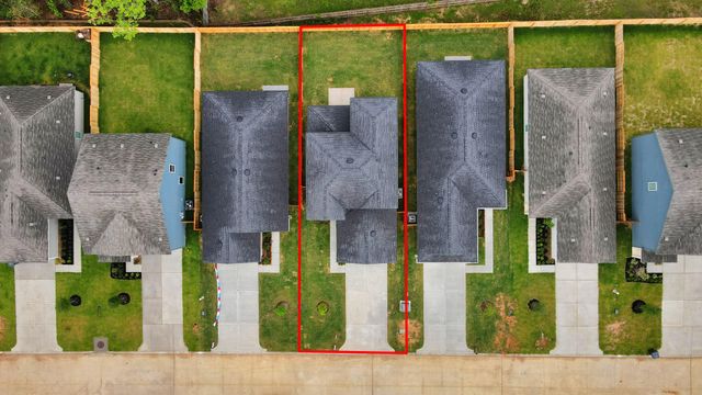 18724 Loom Drive, Conroe, TX 77306