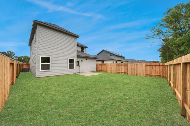 18724 Loom Drive, Conroe, TX 77306