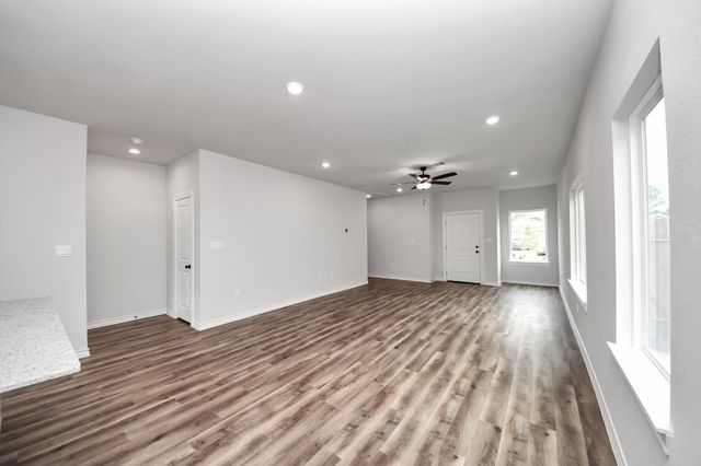 18724 Loom Drive, Conroe, TX 77306