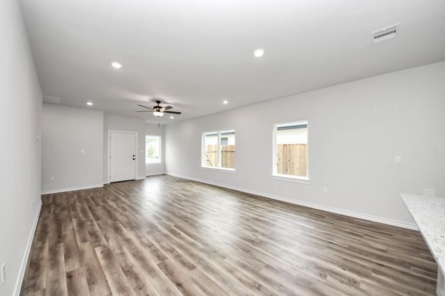 18724 Loom Drive, Conroe, TX 77306