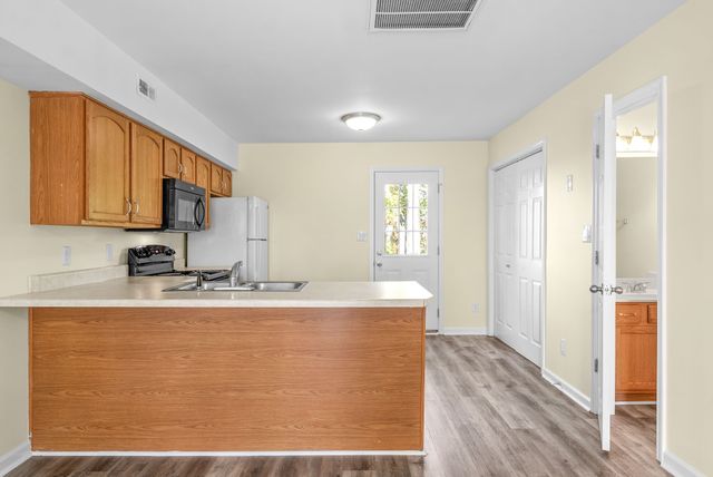 3826 Jockey Drive B, Clarksville, TN 37040