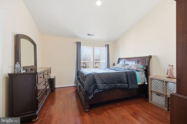 15113 GAFFNEY CIR, Gainesville, VA 20155