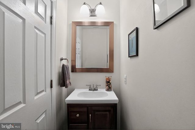 2246 CHRISTIAN ST, Philadelphia, PA 19146