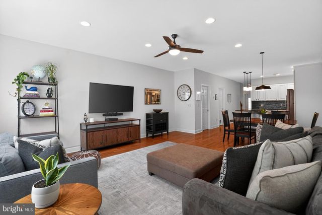 2246 CHRISTIAN ST, Philadelphia, PA 19146