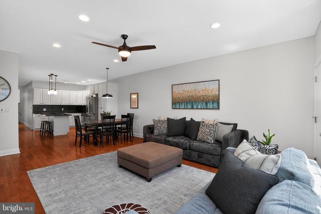 2246 CHRISTIAN ST, Philadelphia, PA 19146