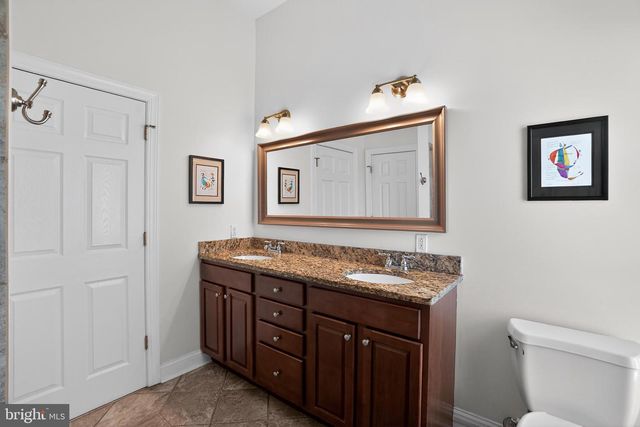 2246 CHRISTIAN ST, Philadelphia, PA 19146