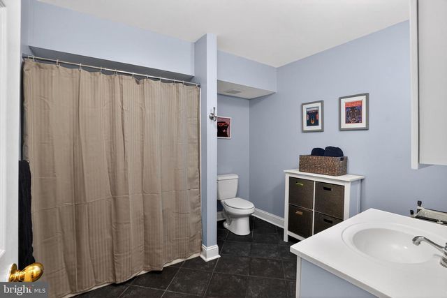 2246 CHRISTIAN ST, Philadelphia, PA 19146