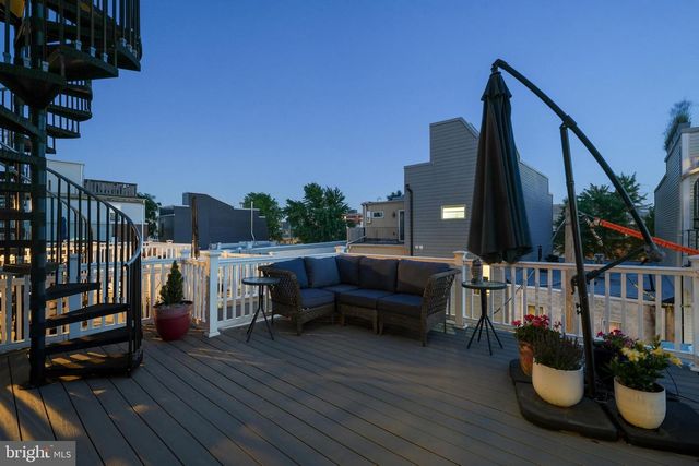 2246 CHRISTIAN ST, Philadelphia, PA 19146