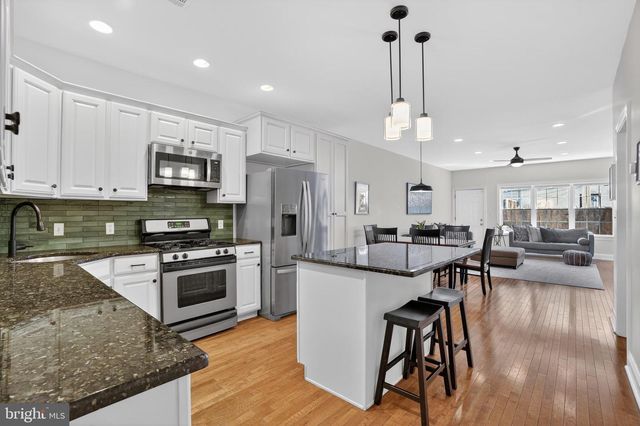 2246 CHRISTIAN ST, Philadelphia, PA 19146
