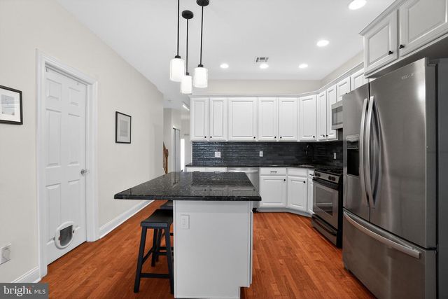 2246 CHRISTIAN ST, Philadelphia, PA 19146