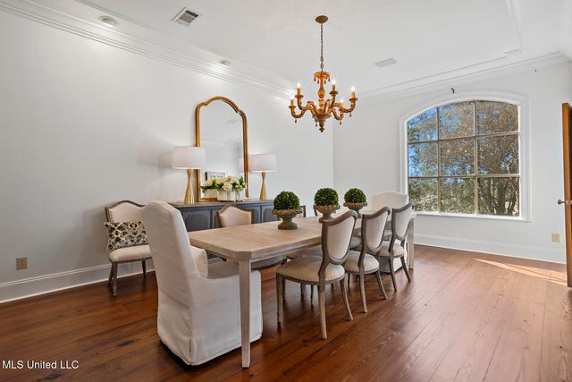 460 Saint Andrews Drive, Jackson, MS 39211