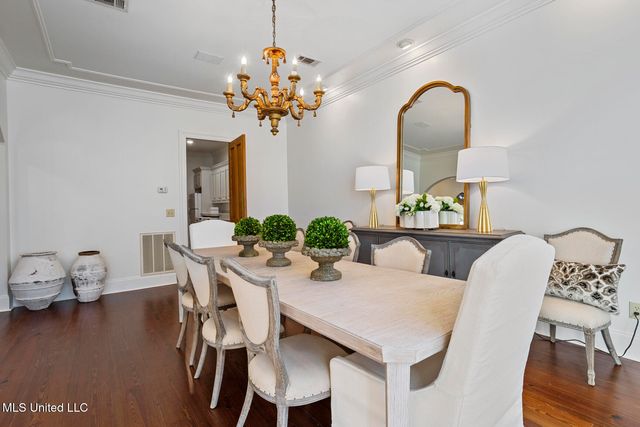 460 Saint Andrews Drive, Jackson, MS 39211