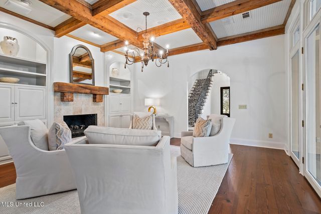 460 Saint Andrews Drive, Jackson, MS 39211