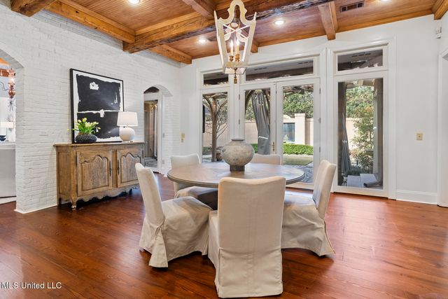 460 Saint Andrews Drive, Jackson, MS 39211