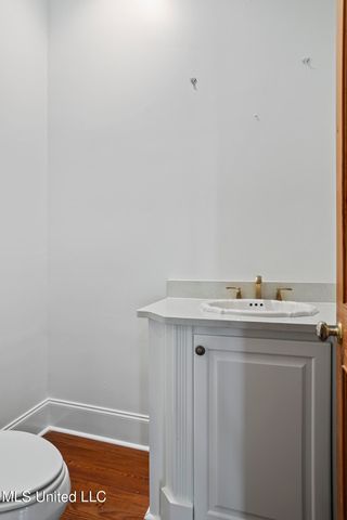 460 Saint Andrews Drive, Jackson, MS 39211