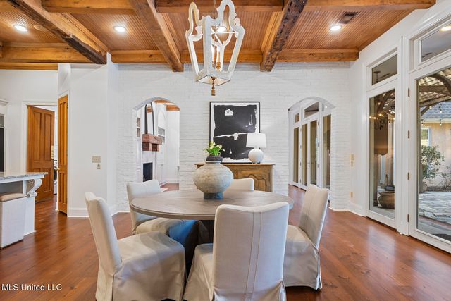 460 Saint Andrews Drive, Jackson, MS 39211