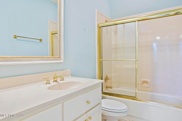 460 Saint Andrews Drive, Jackson, MS 39211