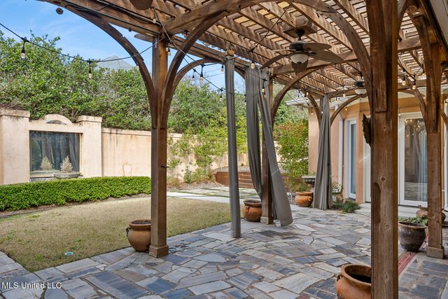 460 Saint Andrews Drive, Jackson, MS 39211