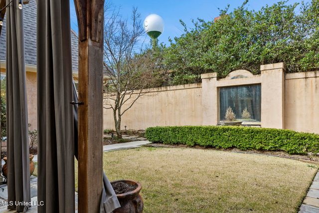 460 Saint Andrews Drive, Jackson, MS 39211