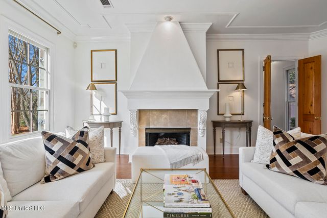 460 Saint Andrews Drive, Jackson, MS 39211