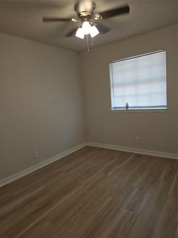 721 N Cummings Drive, Alvarado, TX 76009
