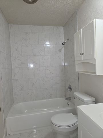 721 N Cummings Drive, Alvarado, TX 76009