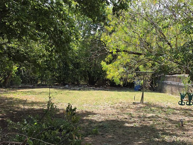 721 N Cummings Drive, Alvarado, TX 76009