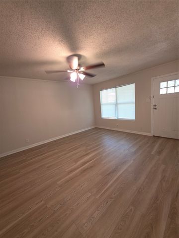 721 N Cummings Drive, Alvarado, TX 76009