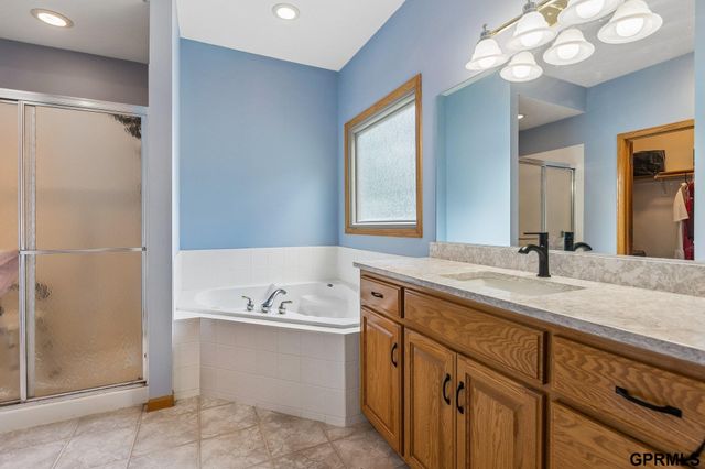 4805 N 135Th Avenue, Omaha, NE 68164