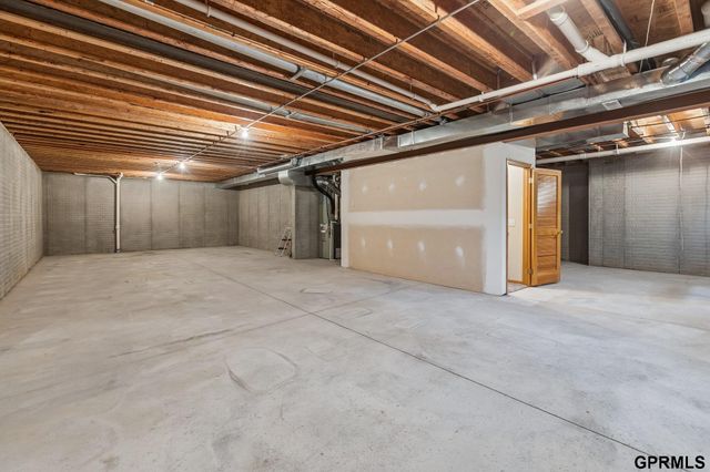 4805 N 135Th Avenue, Omaha, NE 68164