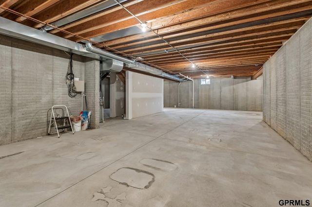 4805 N 135Th Avenue, Omaha, NE 68164