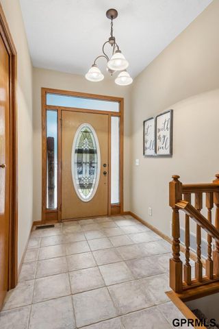 4805 N 135Th Avenue, Omaha, NE 68164