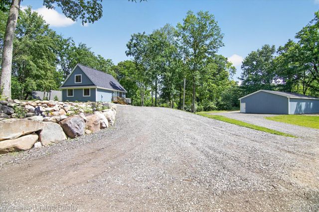 11521 Westshore Drive, Putnam Township, MI 48169