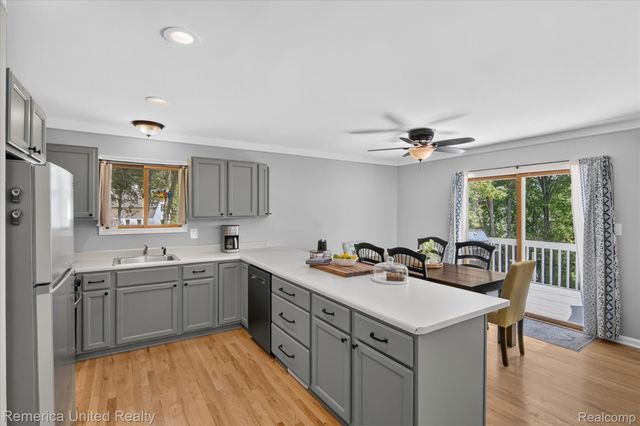 11521 Westshore Drive, Putnam Township, MI 48169