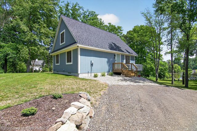 11521 Westshore Drive, Putnam Township, MI 48169