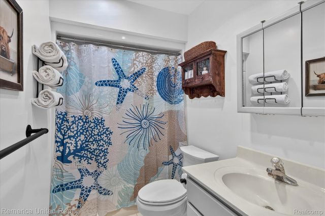 11521 Westshore Drive, Putnam Township, MI 48169
