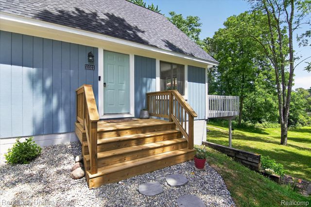 11521 Westshore Drive, Putnam Township, MI 48169