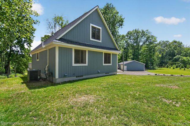 11521 Westshore Drive, Putnam Township, MI 48169