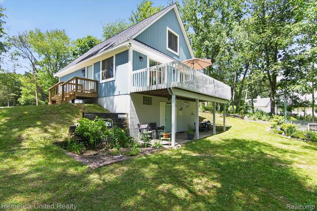 11521 Westshore Drive, Putnam Township, MI 48169