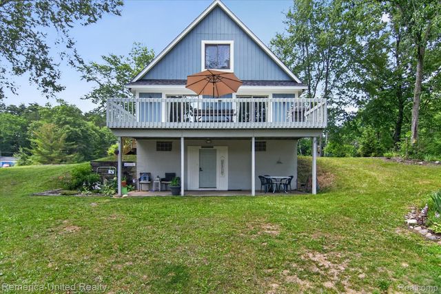 11521 Westshore Drive, Putnam Township, MI 48169