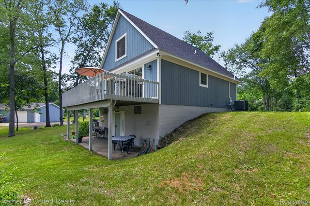 11521 Westshore Drive, Putnam Township, MI 48169