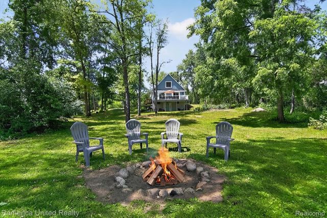 11521 Westshore Drive, Putnam Township, MI 48169