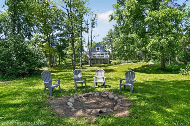 11521 Westshore Drive, Putnam Township, MI 48169