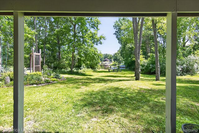 11521 Westshore Drive, Putnam Township, MI 48169