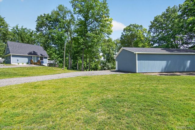 11521 Westshore Drive, Putnam Township, MI 48169
