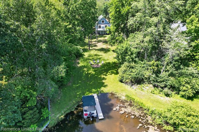 11521 Westshore Drive, Putnam Township, MI 48169